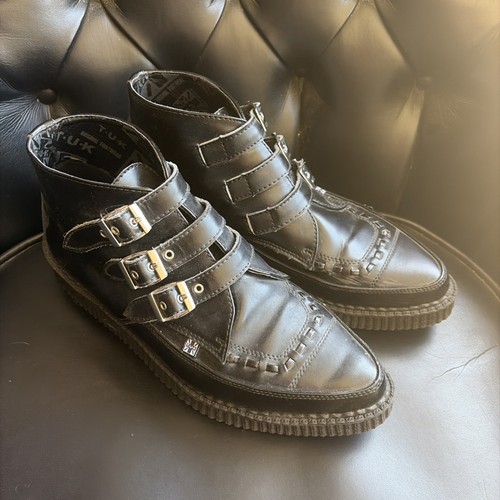 Black faux leather - t.u.k,